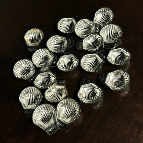 Tartlet Shells Mini Shell Cookie Moulds - Set of `19 - Picture 2 of 3